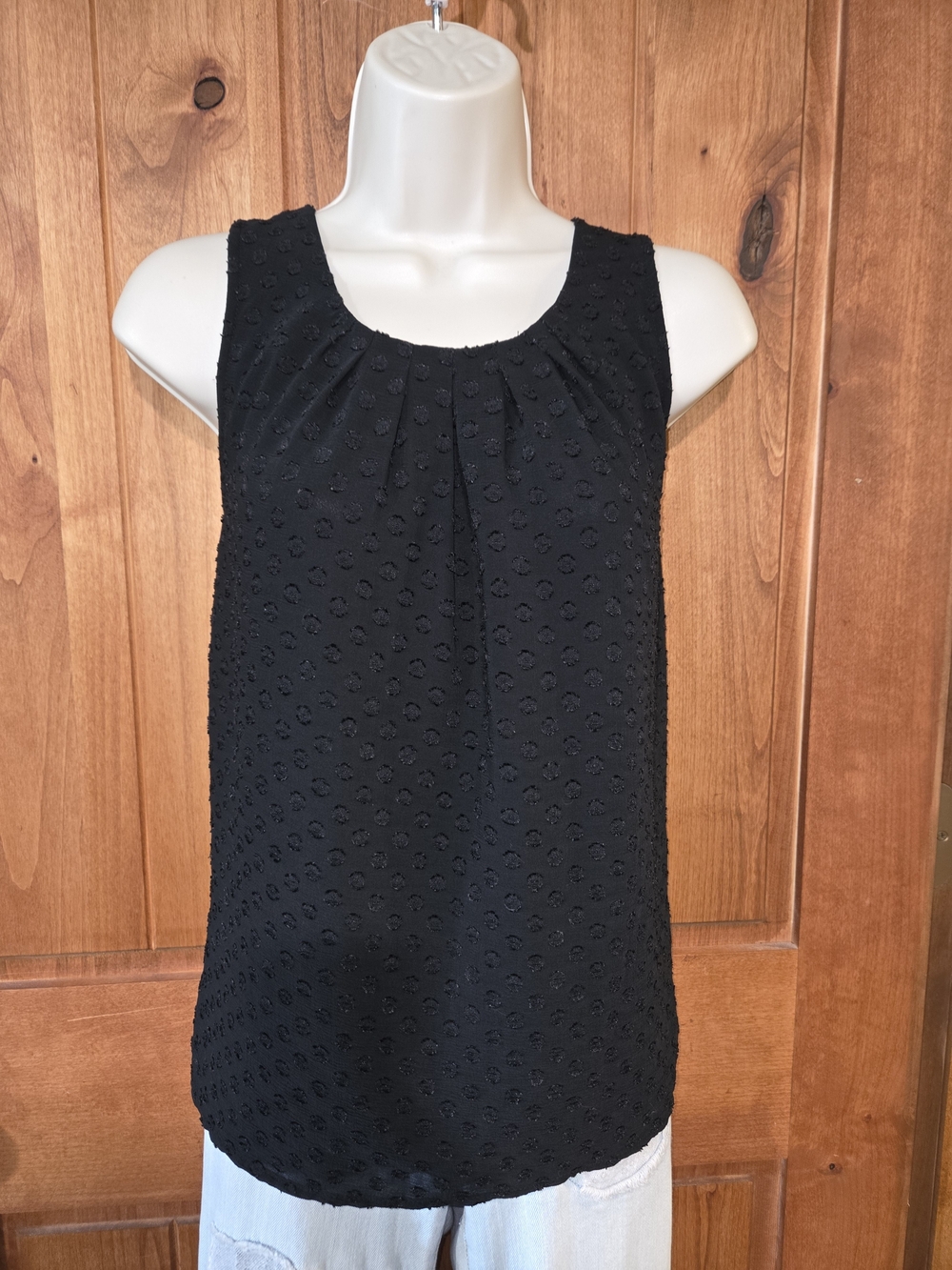 Elle Black Sleeveless Textured Shell Top